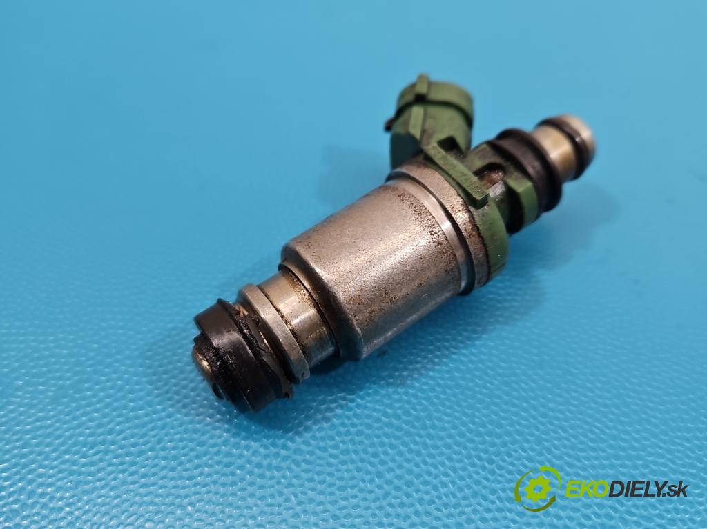 Toyota Rav4 I 1994-2000 2.0 16V 128 HP manual 94 kW 1998 cm3 3- vstrek 23250-74100 (Vstrekovač paliva)