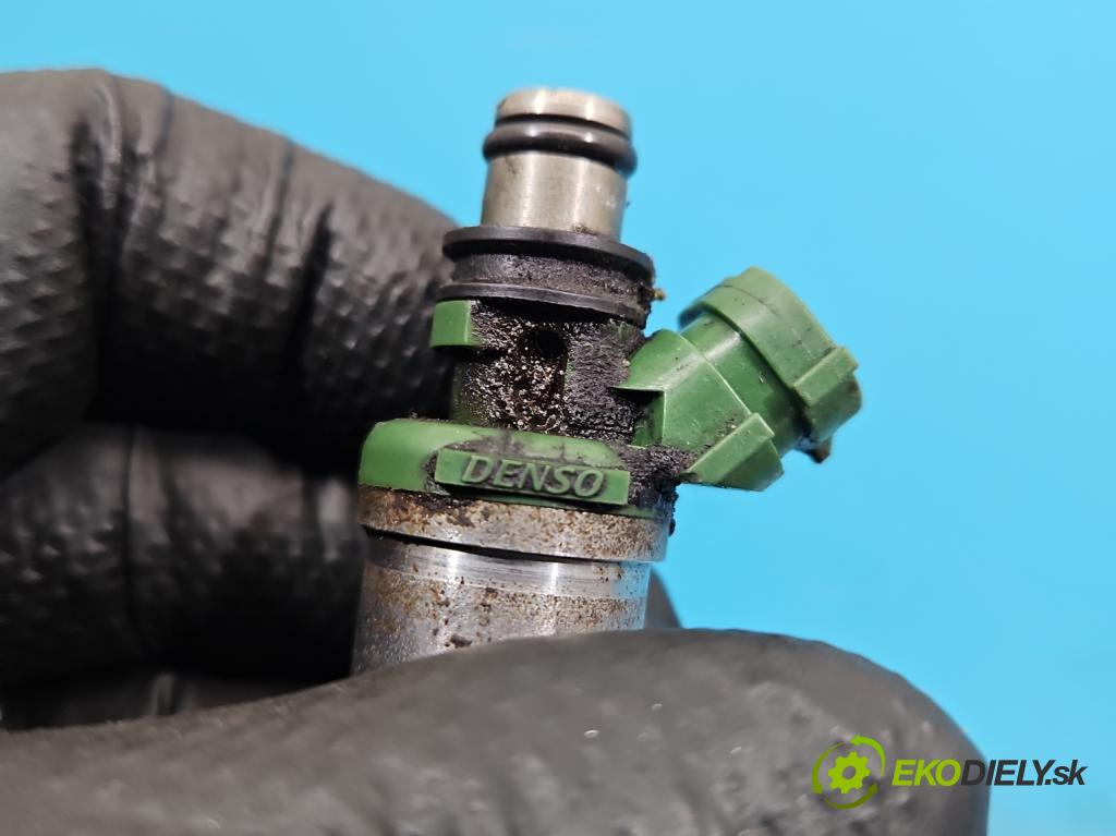 Toyota Rav4 I 1994-2000 2.0 16V 128 HP manual 94 kW 1998 cm3 3- vstrek 23250-74100 (Vstrekovač paliva)