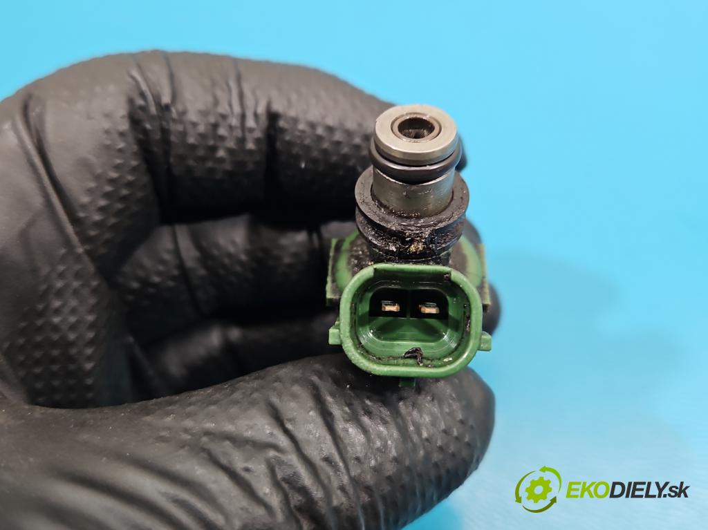 Toyota Rav4 I 1994-2000 2.0 16V 128 HP manual 94 kW 1998 cm3 3- vstrek 23250-74100 (Vstrekovač paliva)