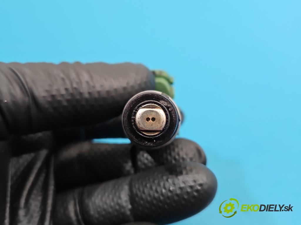 Toyota Rav4 I 1994-2000 2.0 16V 128 HP manual 94 kW 1998 cm3 3- vstrek 23250-74100 (Vstrekovač paliva)