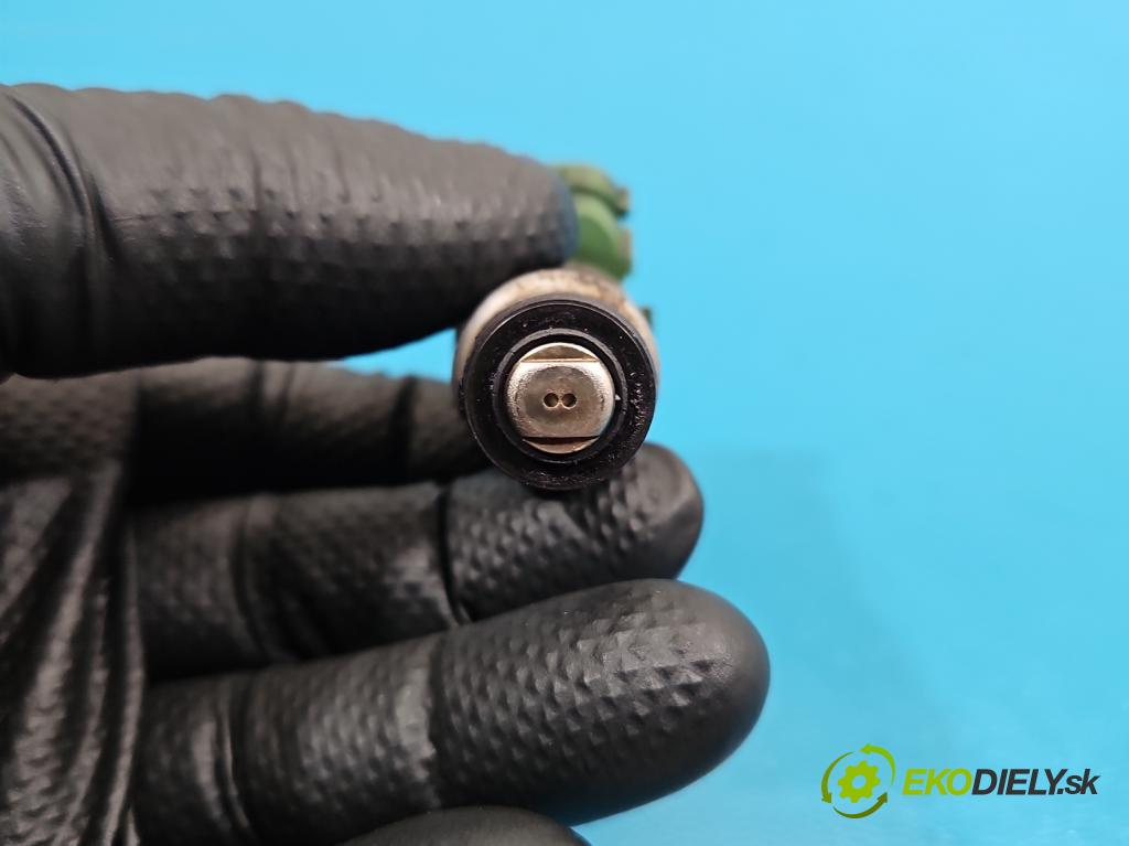 Toyota Rav4 I 1994-2000 2.0 16V 128 HP manual 94 kW 1998 cm3 3- vstrek 23250-74100 (Vstrekovač paliva)