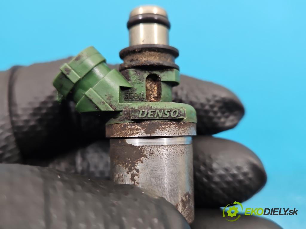 Toyota Rav4 I 1994-2000 2.0 16V 128 HP manual 94 kW 1998 cm3 3- vstrek 23250-74100 (Vstrekovač paliva)