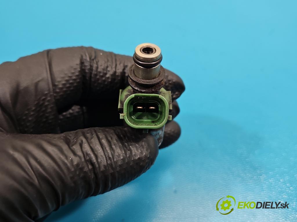 Toyota Rav4 I 1994-2000 2.0 16V 128 HP manual 94 kW 1998 cm3 3- vstrek 23250-74100 (Vstrekovač paliva)