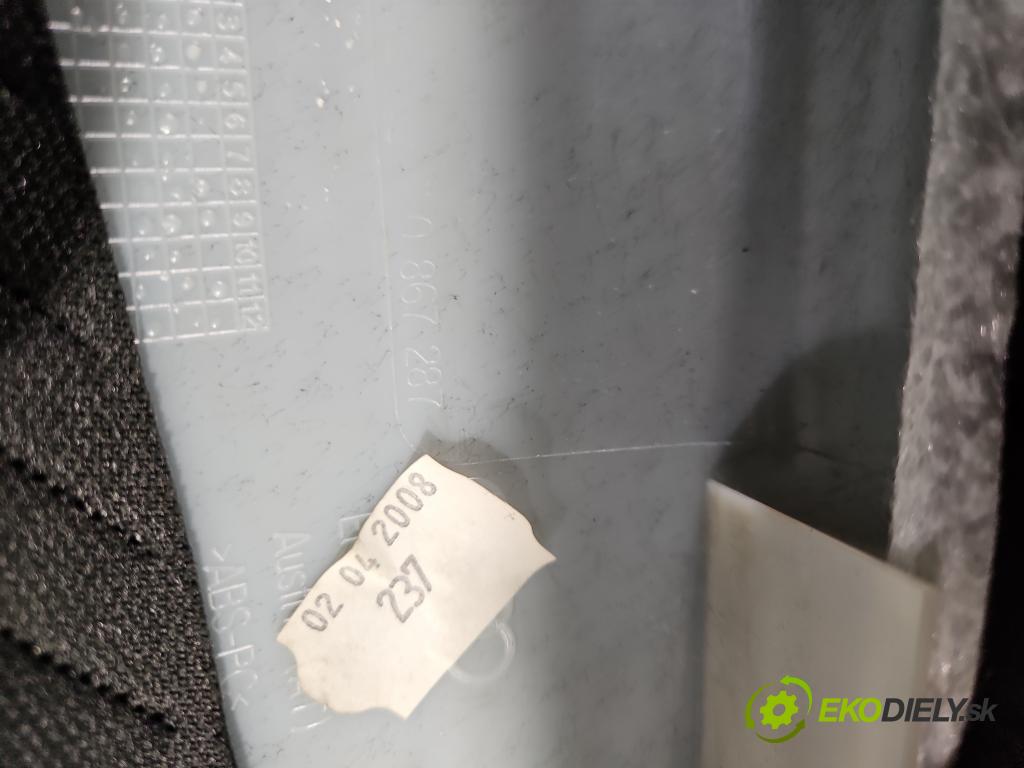 Audi Q7 2005-2015 12el, poškodené zadné plasty: