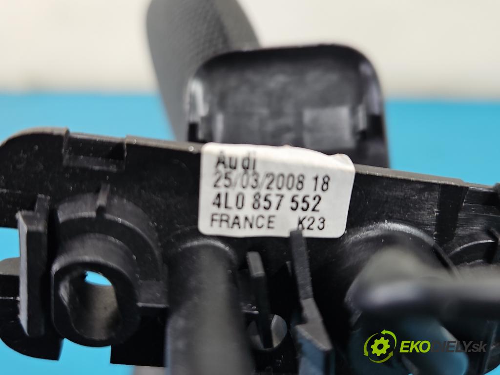 Audi Q7 2005-2015 12el, poškodené zadné plasty: