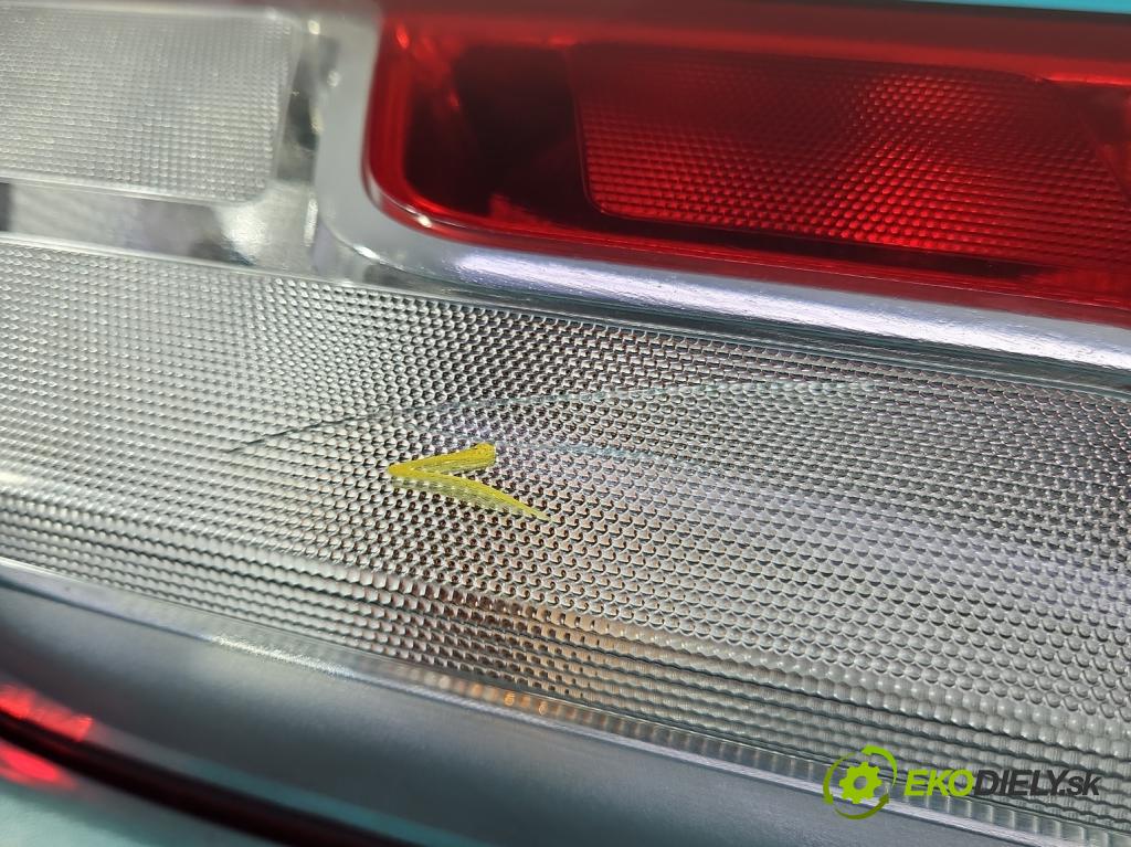 Fiat Ducato IV 2014- 2.0 jtd 116 HP manual 85 kW 1956 cm3 5- svetlo / reflektor zadné pravé 1380672080 (Kľučka dverí ostatné)