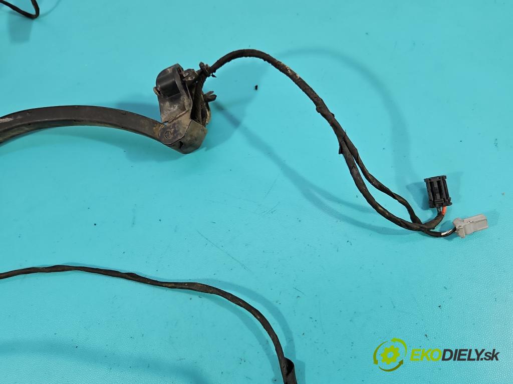 Fiat Ducato IV 2014- 2.0 jtd 116 HP manual 85 kW 1956 cm3 5- Zväzok: dvere zadné vľavo: 1340610080