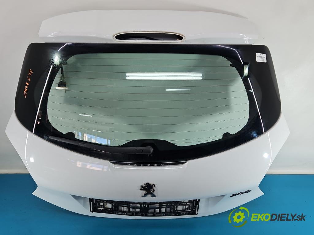 Peugeot 208 I 2012-2019 1.4 hdi 68 HP manual 50 kW 1398 cm3 5- zadna kufor  (Kapota zadná (kufor))