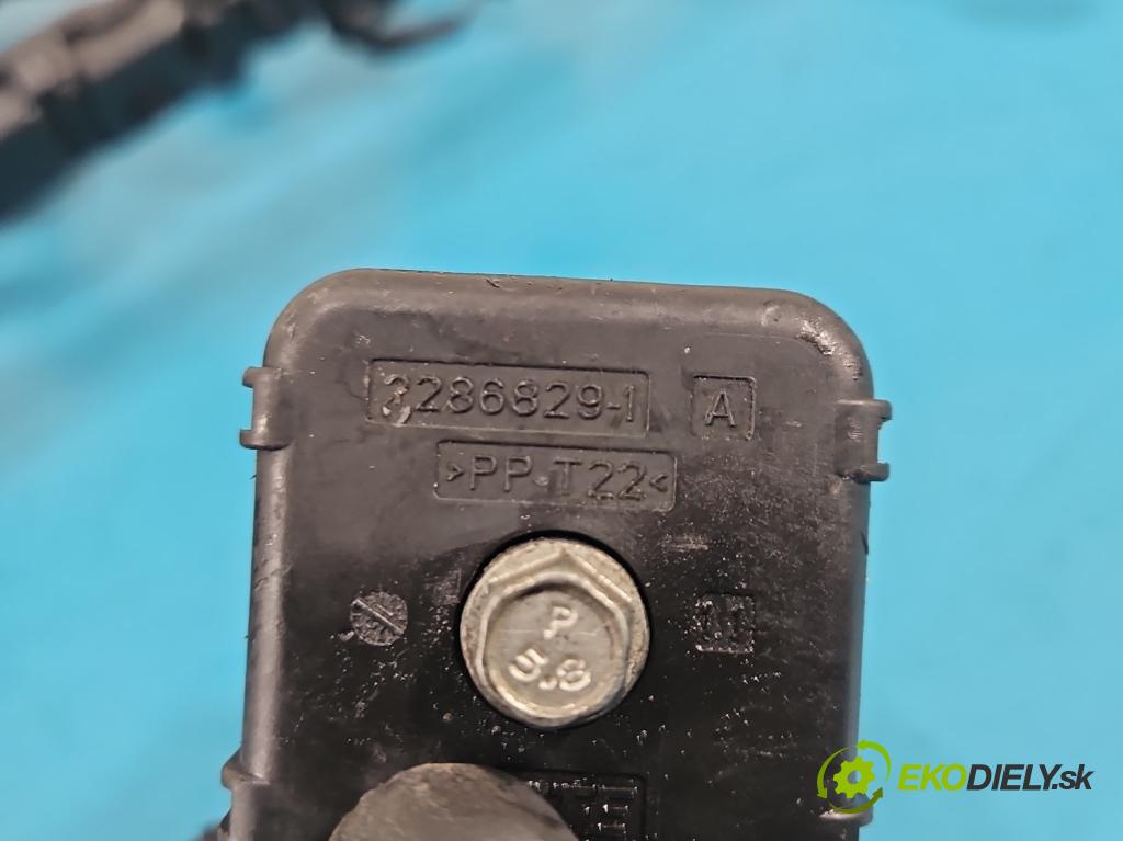 Jaguar XE X760 2015-2024 2.0d 179KM automatic 132 kW 1999 cm3 4- Balíček: motoru G4D3-14A099-A