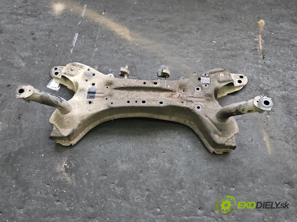 Toyota Yaris I 1999-2005 1.0 vvti 65 HP manual 48 kW 998 cm3 5- výstuha motora 