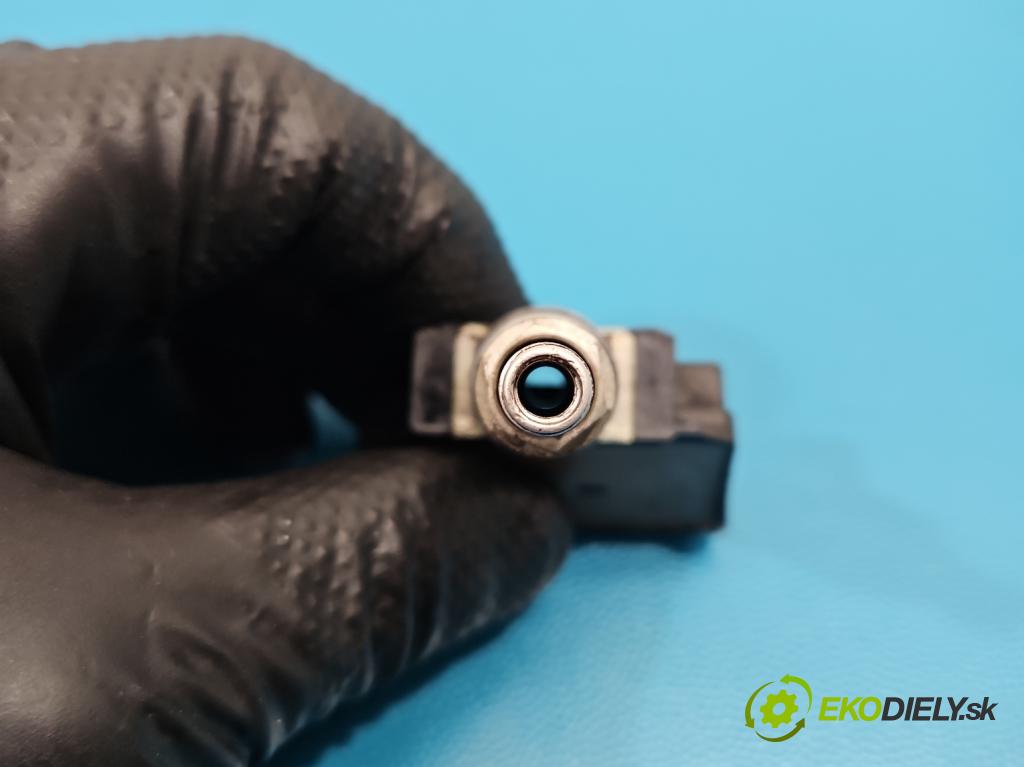 Hyundai I30 II 2012-2016 1.6 crdi 110 HP manual 81 kW 1582 cm3 5- snímač tlak: pneumatika S180052092C (Snímač tlaku v pneumatike)