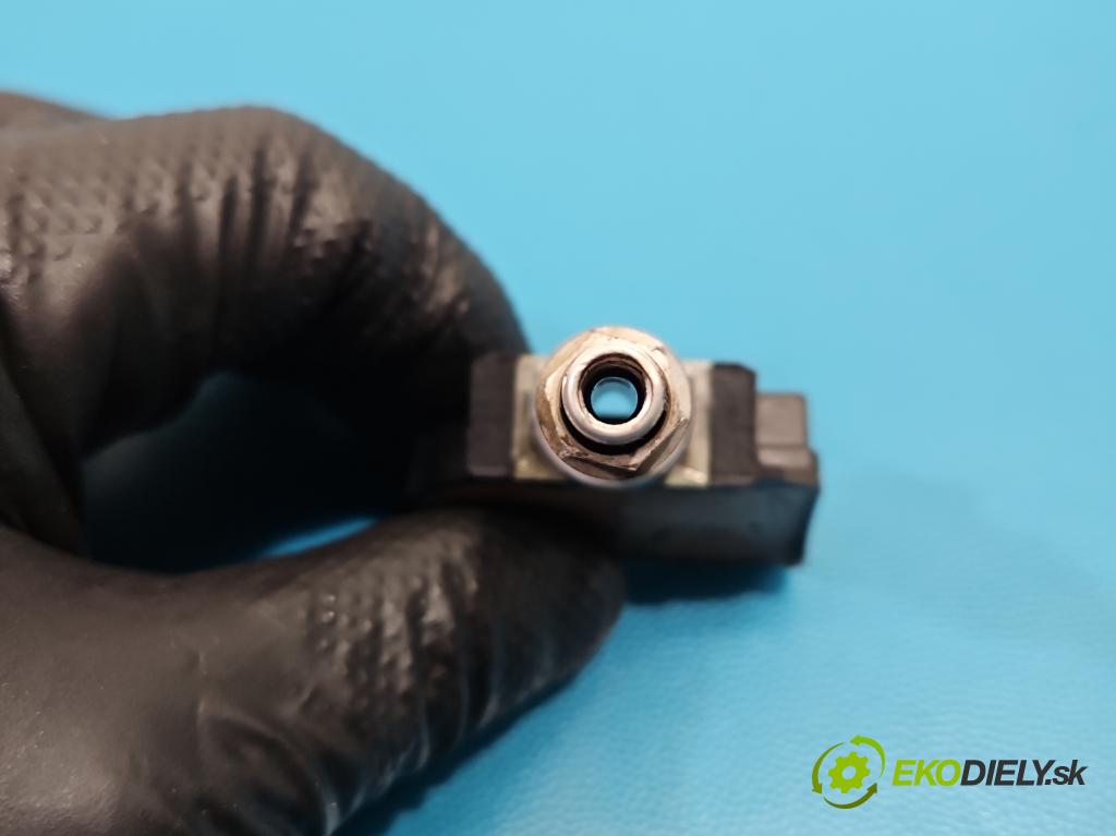 Hyundai I30 II 2012-2016 1.6 crdi 110 hp manual 81 kW 1582 cm3 5- snímač tlaku pneumatika S180052092C (Snímač tlaku v pneumatice)