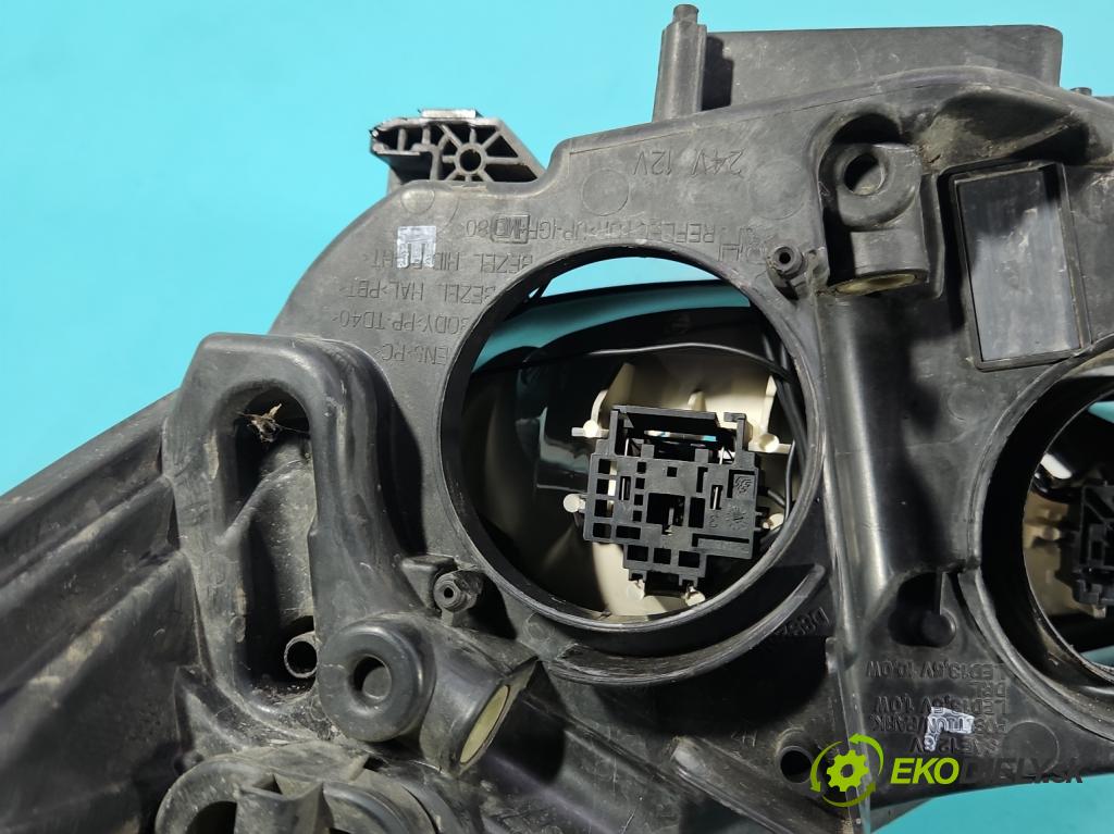 Ford Focus Mk3 2010-2018 1.6 tdci 95 HP manual 70 kW 1560 cm3 5- Reflektor: pravý  (Svetlo predné pravé)