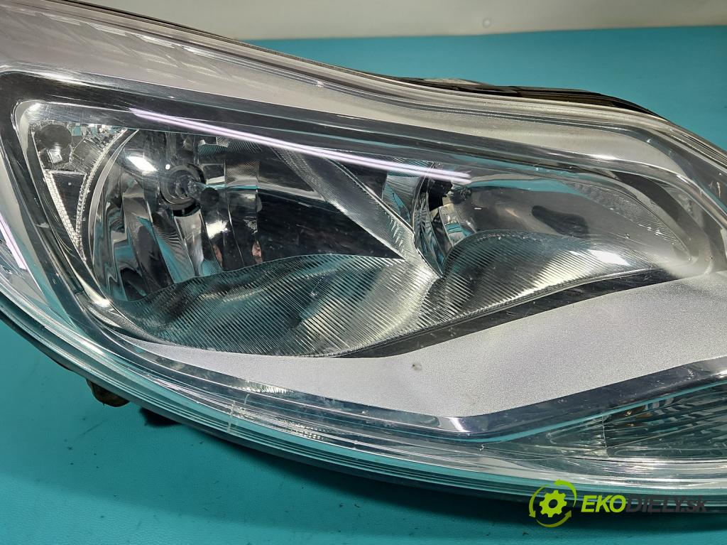 Ford Focus Mk3 2010-2018 1.6 tdci 95 HP manual 70 kW 1560 cm3 5- Reflektor: pravý  (Svetlo predné pravé)