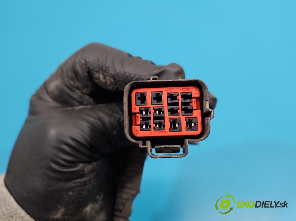 Ford Focus Mk3 2010-2018 1.6 tdci 95 HP manual 70 kW 1560 cm3 5- Zväzok: nárazník zadné BV6T-15K868-ADC