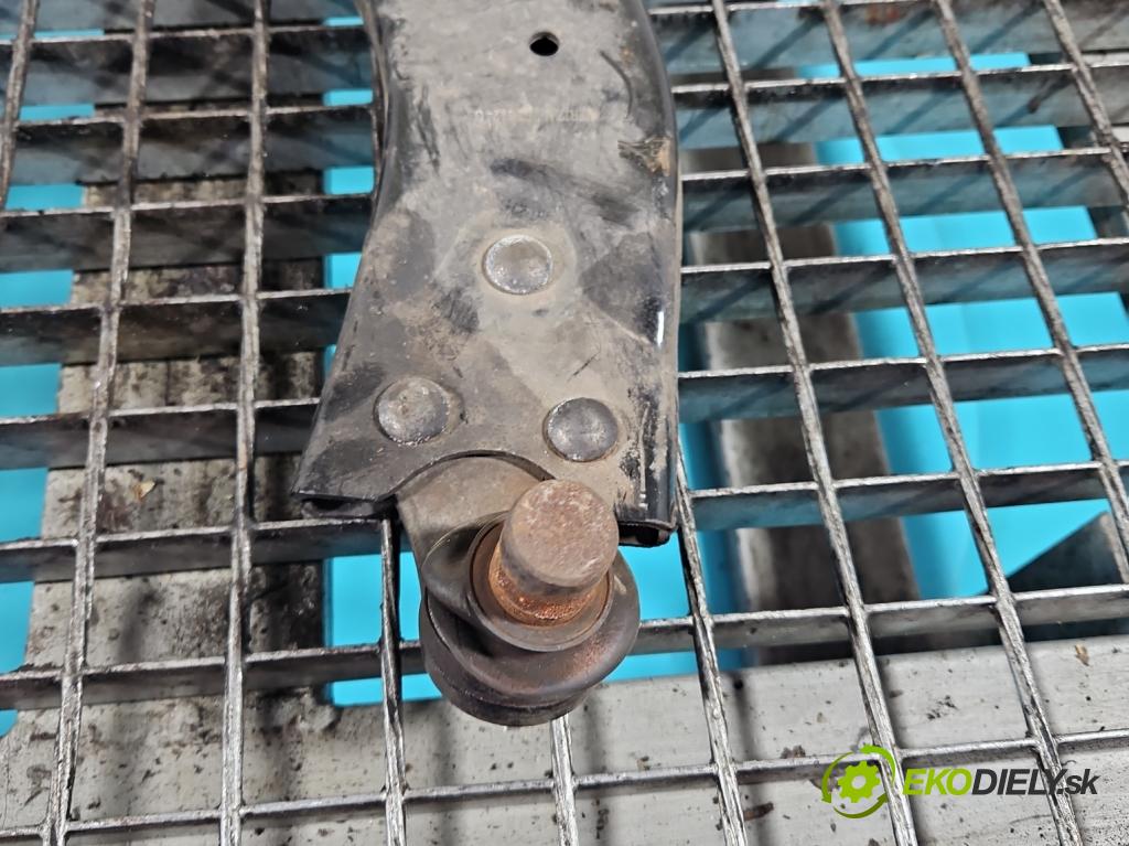 Ford Focus Mk3 2010-2018 1.6 tdci 95 HP manual 70 kW 1560 cm3 5- predné pravý  (Kľučka dverí ostatné)