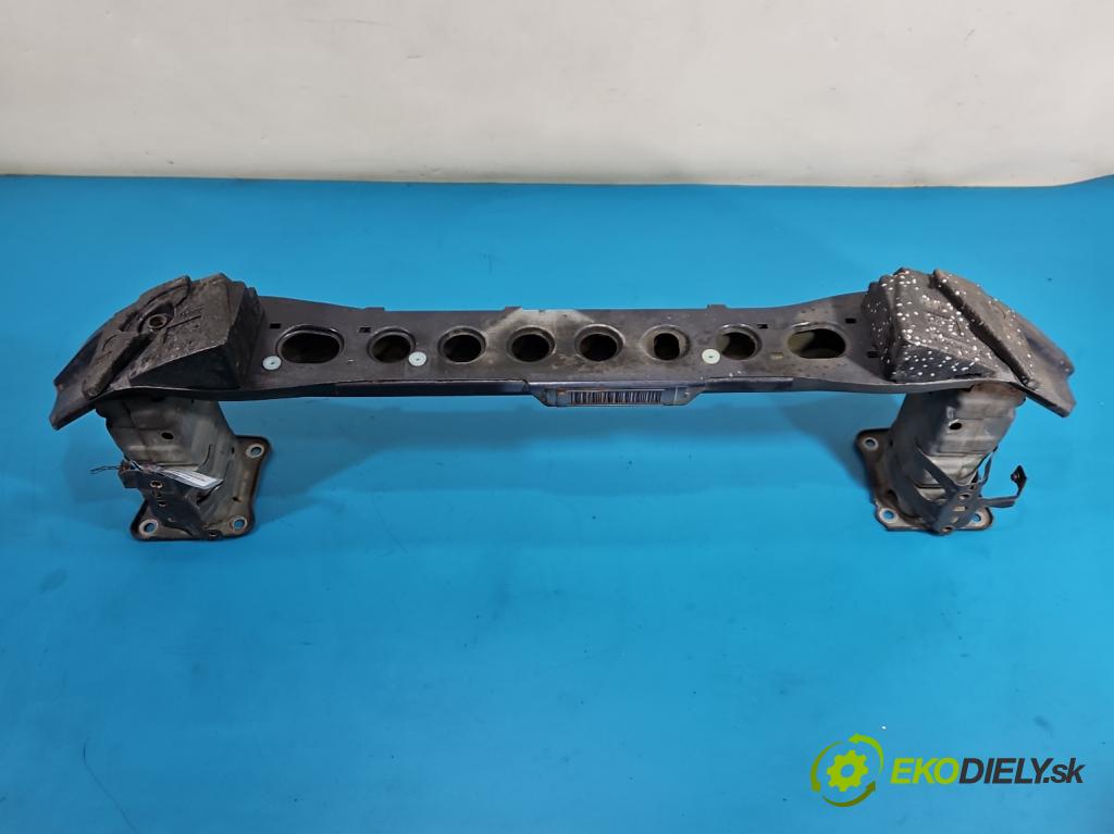 Ford Focus Mk3 2010-2018 1.6 tdci 95 hp manual 70 kW 1560 cm3 5- výztuha nárazníku přední 