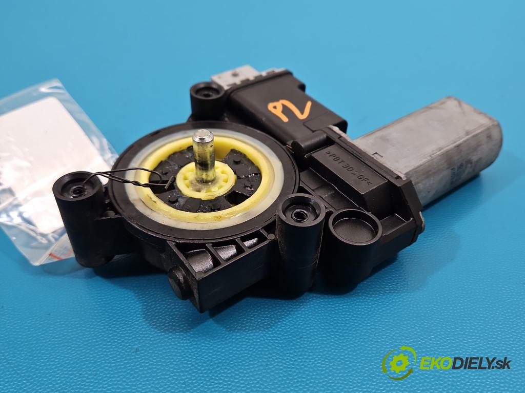 Opel Corsa E 2014-2019 1.4 16V 75 hp manual 55 kW 1398 cm3 5- mechanismus stahování přední levý 