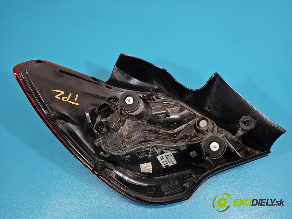 Opel Corsa E 2014-2019 1.4 16V 75 HP manual 55 kW 1398 cm3 5- svetlo / reflektor zadné pravé 39012622 (Kľučka dverí ostatné)