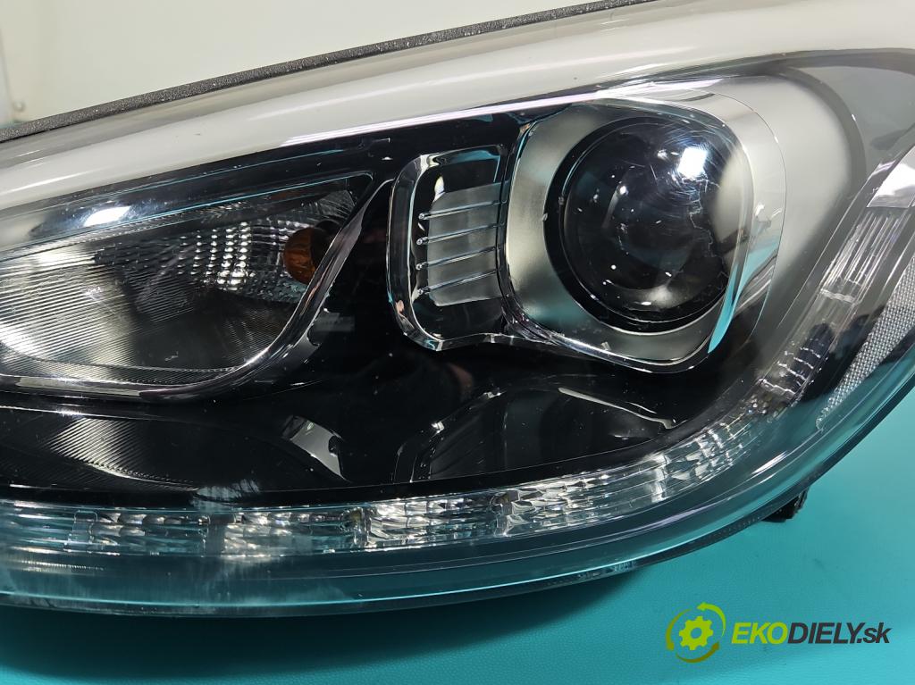 Hyundai Ix35 2.0 CRDI 136 HP manual 100 kW 1995 cm3 5- Reflektor: ľavý  (Kľučka dverí ostatné)