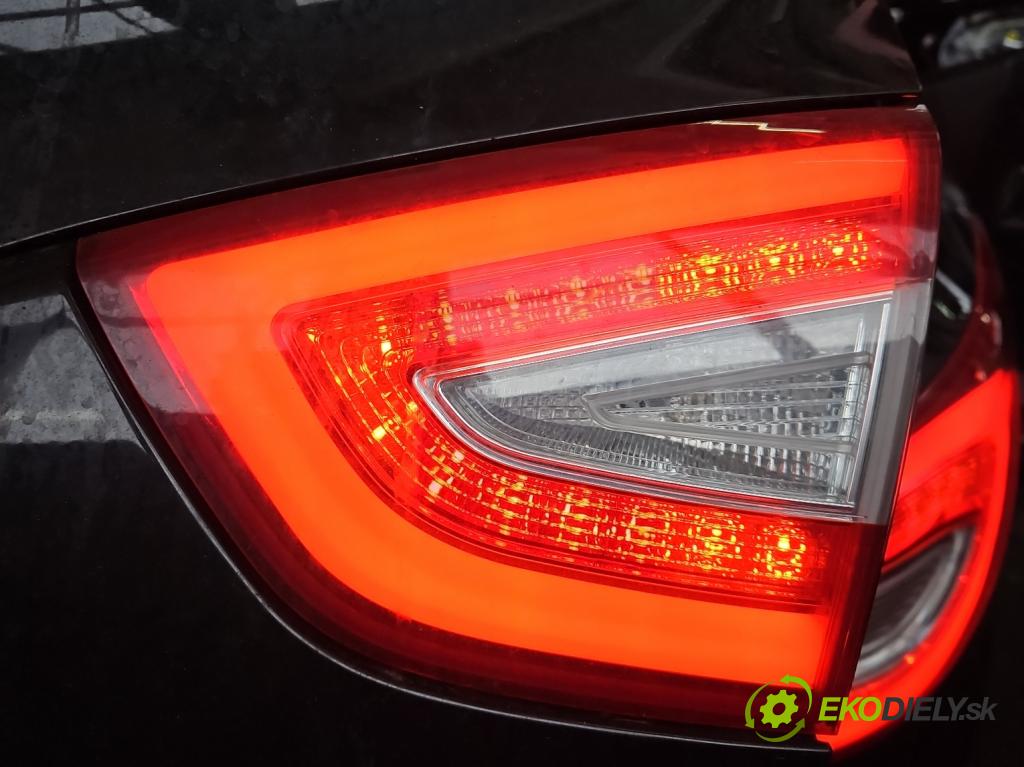 Hyundai Ix35 2.0 CRDI 136 HP manual 100 kW 1995 cm3 5- svetlo / reflektor zadné pravé 92404-2Y5 (Kľučka dverí ostatné)