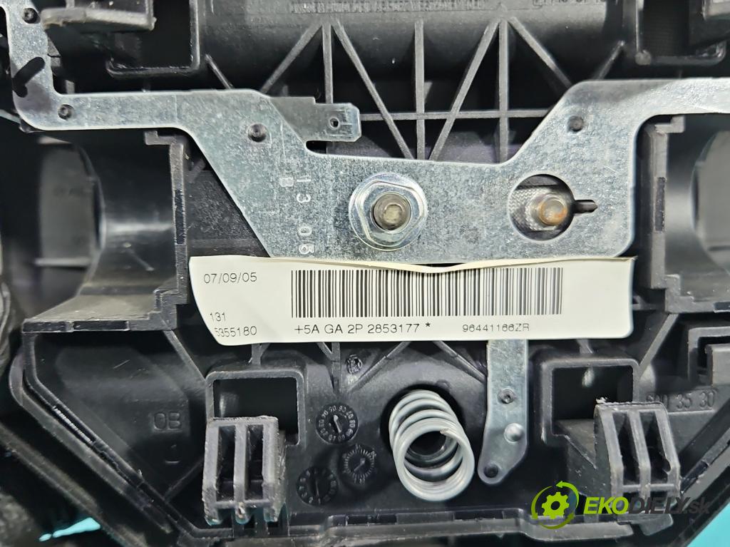 Peugeot 206 1.6 16V 109 HP manual 80 kW 1587 cm3 3- volant  (Volant)