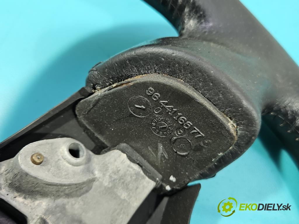 Peugeot 206 1.6 16V 109 HP manual 80 kW 1587 cm3 3- volant  (Volant)