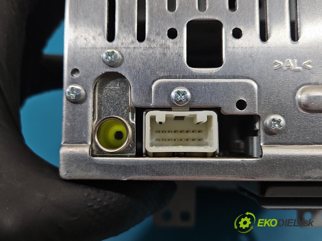 Hyundai Ix35 2.0 CRDI 136hp manual 100 kW 1995 cm3 5- Radio továrna: 96170-2Y600TJN