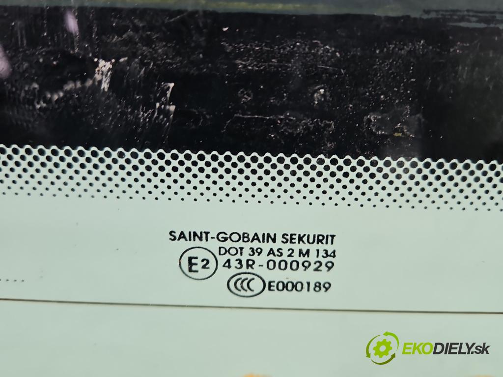 Peugeot 206 1.6 16V 109 hp manual 80 kW 1587 cm3 3- sklo zadní  (Zadní sklo)