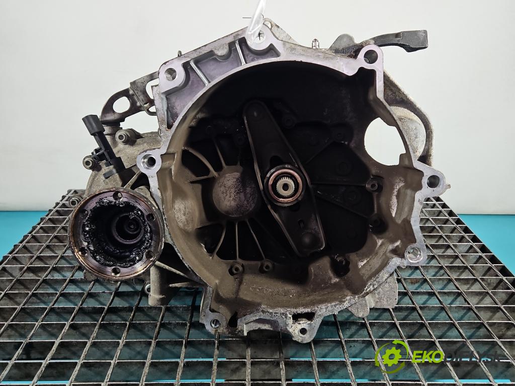 Vw Polo IV 9N 2001-2009 1.2 6V (BMD) 54 HP manual 40 kW 1198 cm3 3- prevodovka stupeň,rýchlosť manual GSH