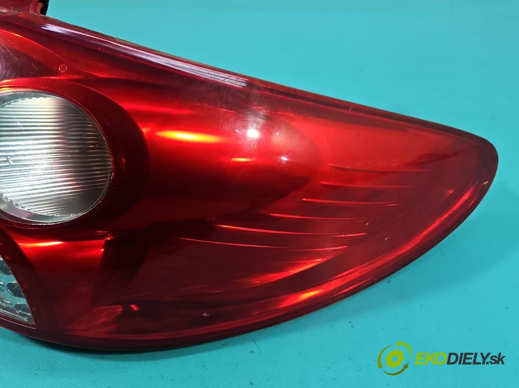 Peugeot 206 1.6 16V 109 HP manual 80 kW 1587 cm3 3- svetlo / reflektor zadné pravé 9685618180 (Kľučka dverí ostatné)