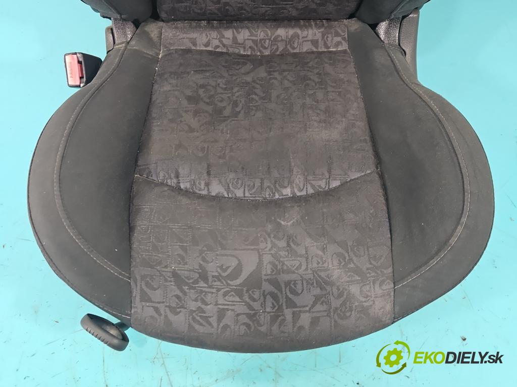 Peugeot 206 1.6 16V 109 HP manual 80 kW 1587 cm3 3- Sedačka pravý  (Sedadlo)