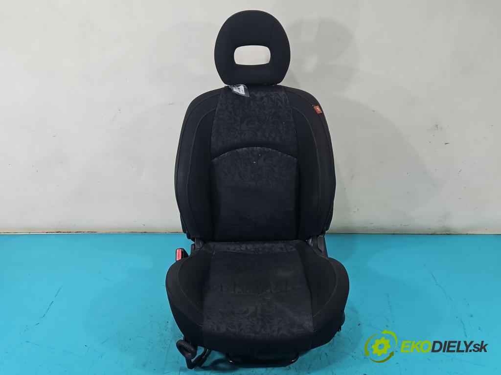 Peugeot 206 1.6 16V 109 HP manual 80 kW 1587 cm3 3- Sedačka pravý  (Sedadlo)