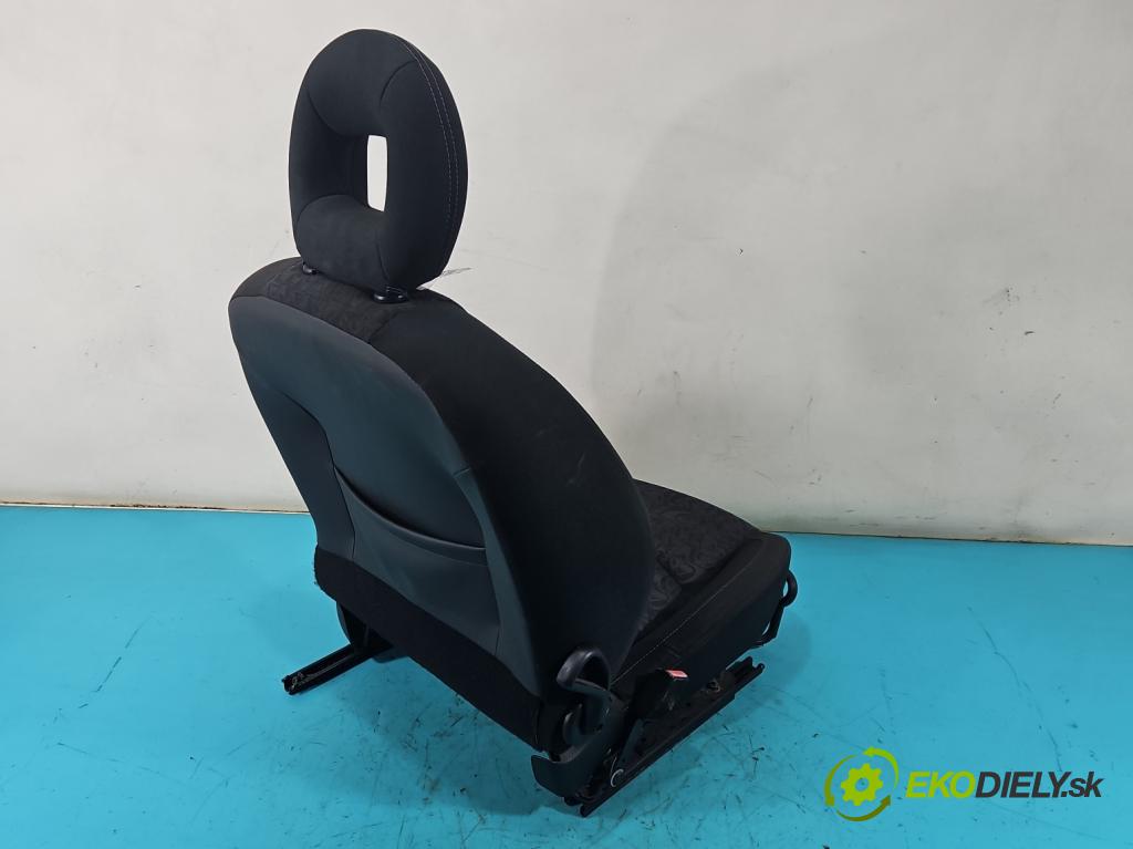 Peugeot 206 1.6 16V 109 HP manual 80 kW 1587 cm3 3- Sedačka pravý  (Sedadlo)
