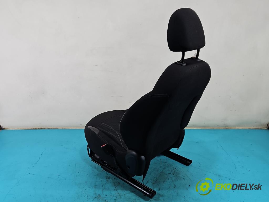 Peugeot 208 I 2012-2019 1.4 hdi 68 HP manual 50 kW 1398 cm3 5- Sedačka pravý (Sedadlo)