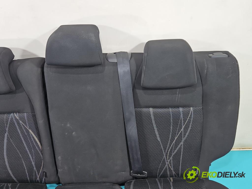Peugeot 208 I 2012-2019 1.4 hdi 68 HP manual 50 kW 1398 cm3 5- Pohovka: zadné  (Sedadlo)