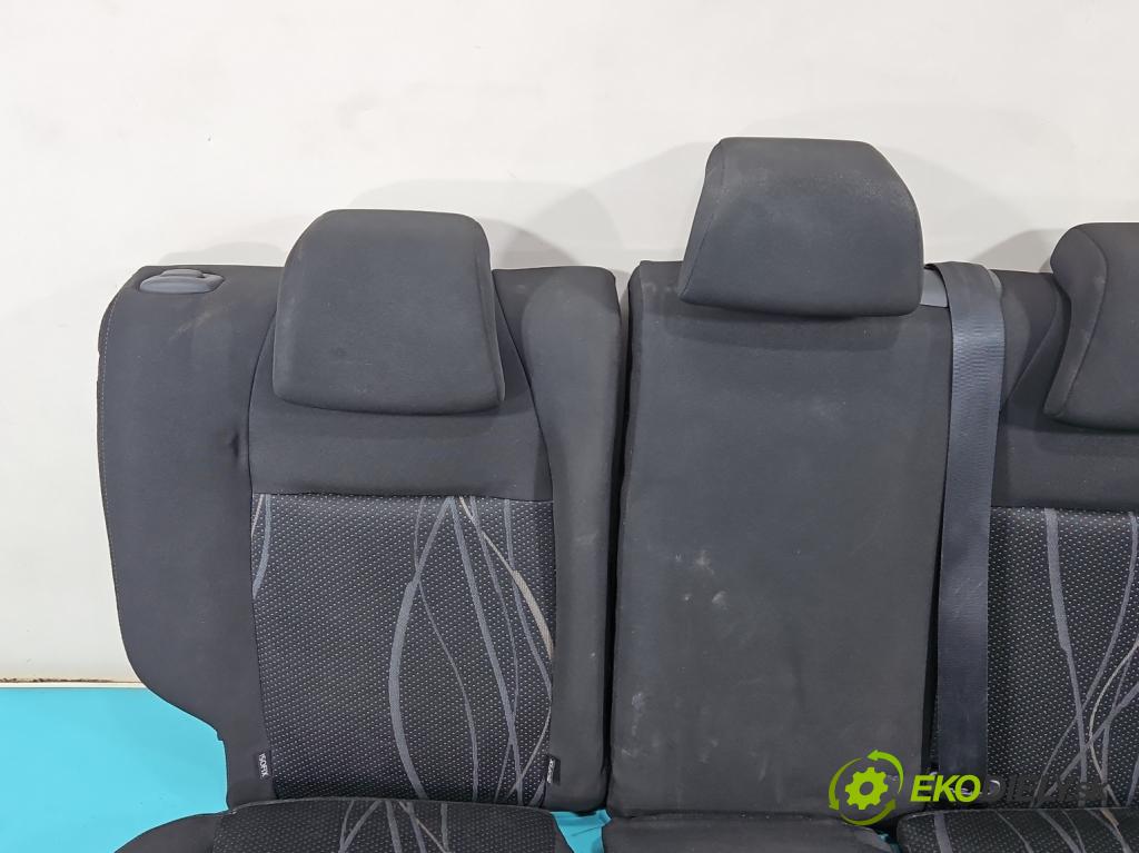 Peugeot 208 I 2012-2019 1.4 hdi 68 HP manual 50 kW 1398 cm3 5- Pohovka: zadné  (Sedadlo)