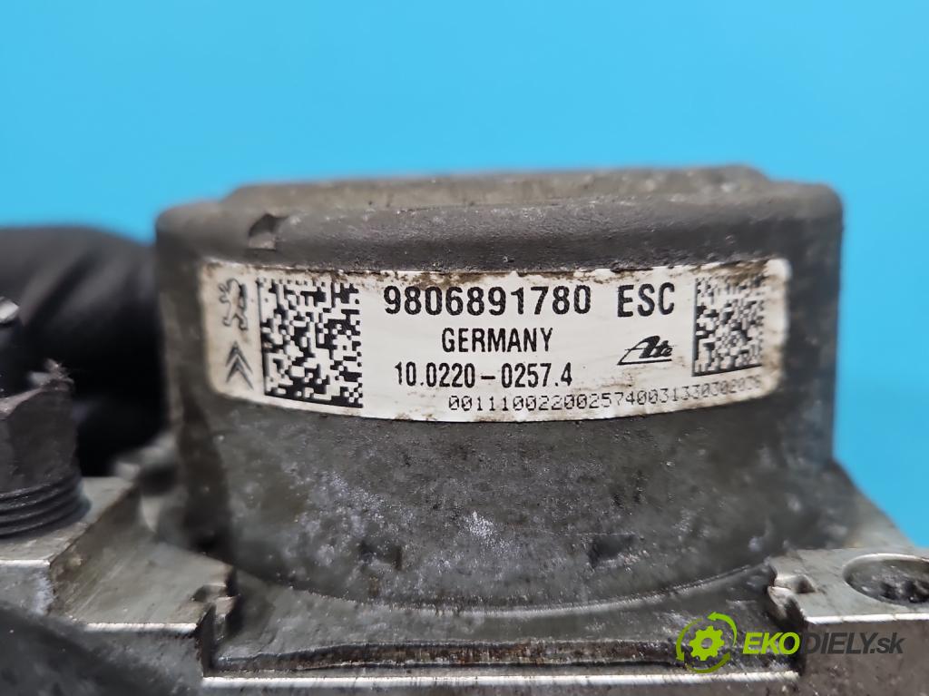 Peugeot 208 I 2012-2019 1.4 hdi 68 hp manual 50 kW 1398 cm3 5- čerpadlo abs 100915-11783 (Pumpa ABS)