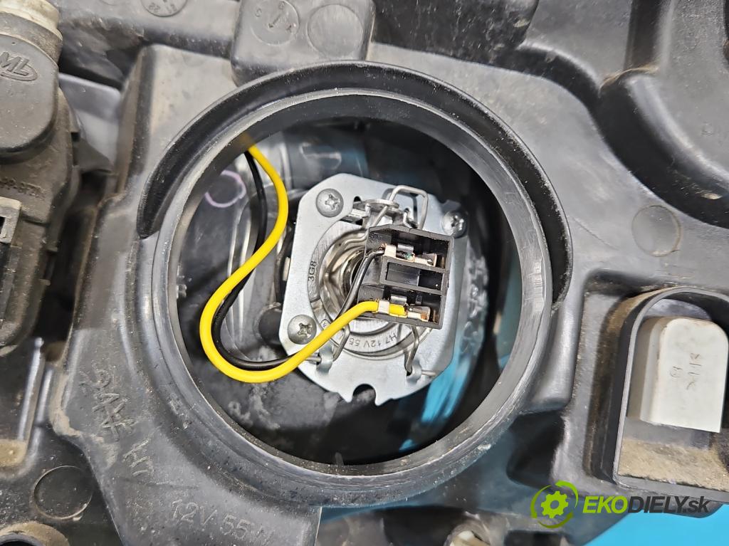 Peugeot 208 I 2012-2019 1.4 hdi 68 HP manual 50 kW 1398 cm3 5- Reflektor: pravý  (Svetlo predné pravé)