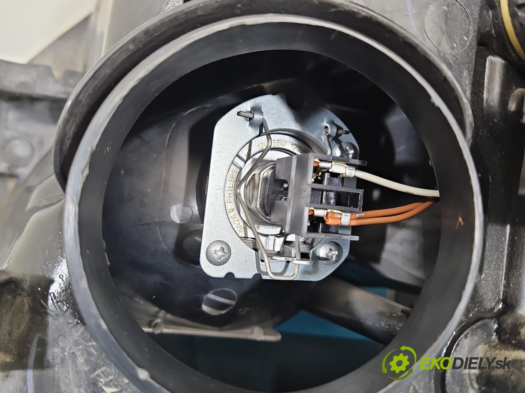 Peugeot 208 I 2012-2019 1.4 hdi 68 HP manual 50 kW 1398 cm3 5- Reflektor: pravý  (Svetlo predné pravé)