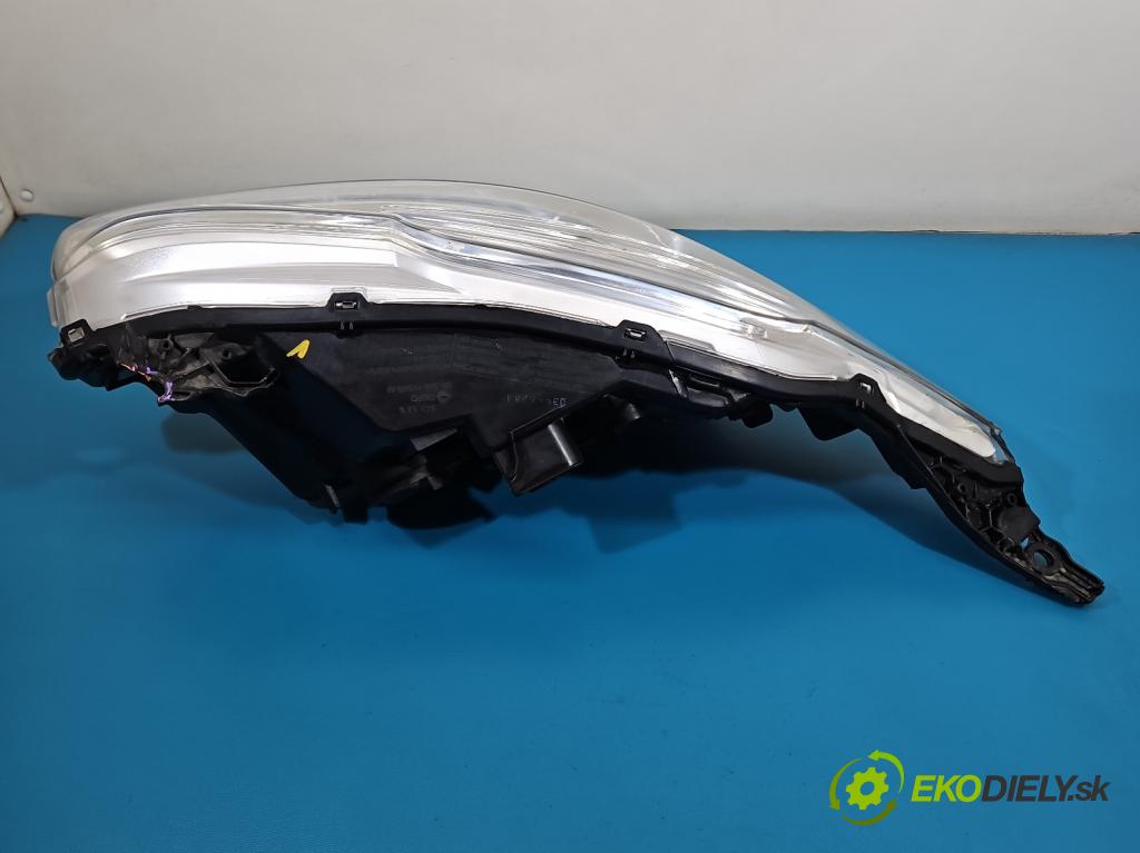 Peugeot 208 I 2012-2019 1.4 hdi 68 HP manual 50 kW 1398 cm3 5- Reflektor: pravý  (Svetlo predné pravé)