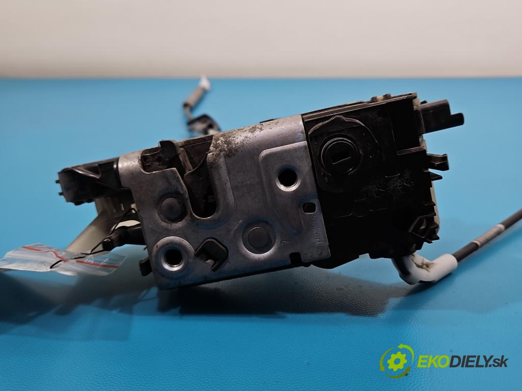 Peugeot 208 I 2012-2019 1.4 hdi 68 hp manual 50 kW 1398 cm3 5- zámek přední levý 9688080080