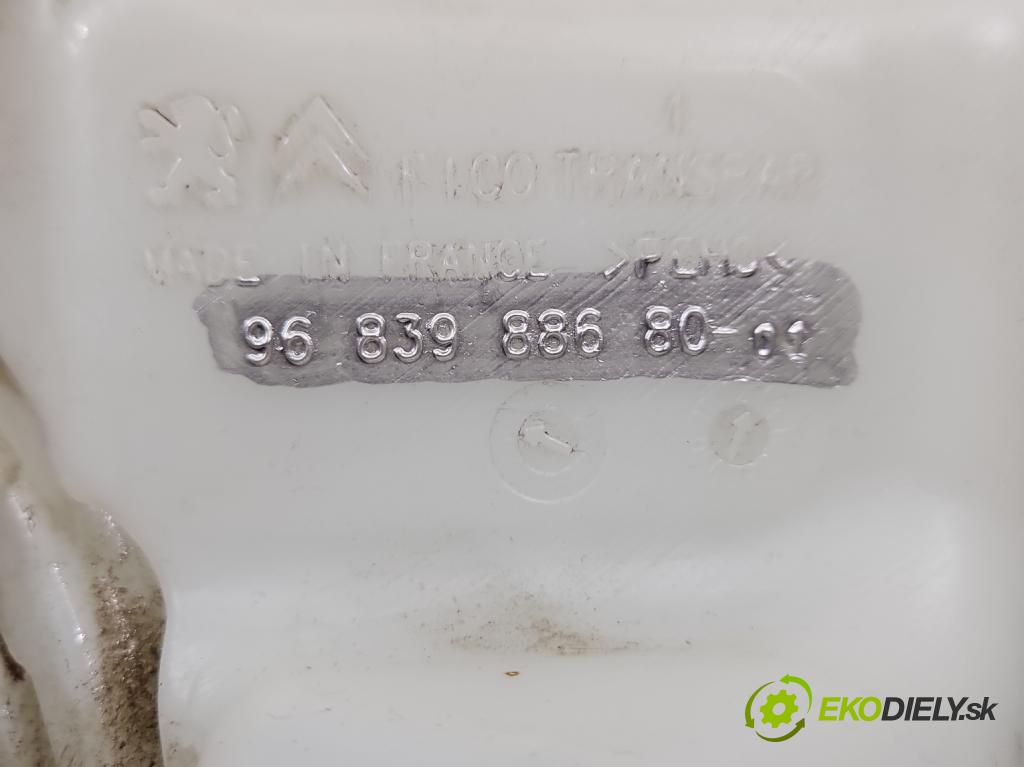 Peugeot 208 I 2012-2019 1.4 hdi 68 hp manual 50 kW 1398 cm3 5- nádržka tekutina: ostřikovačů 9683988680-01