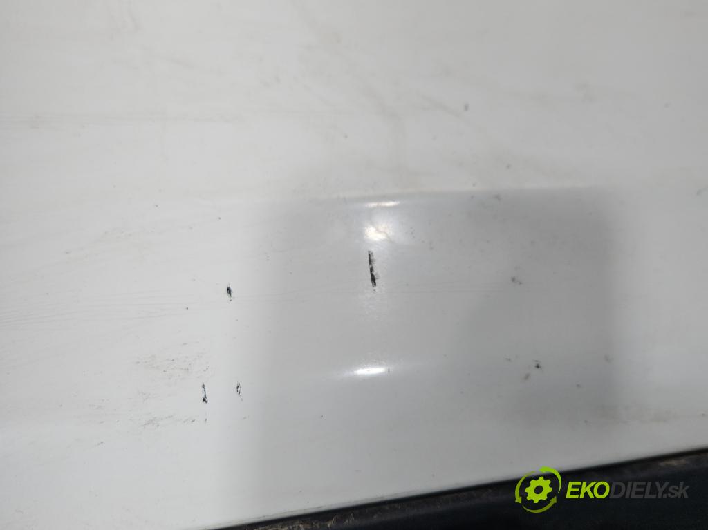 Peugeot 208 I 2012-2019 1.4 hdi 68 hp manual 50 kW 1398 cm3 5- nárazník zadní  (Klika dveří ostatní)