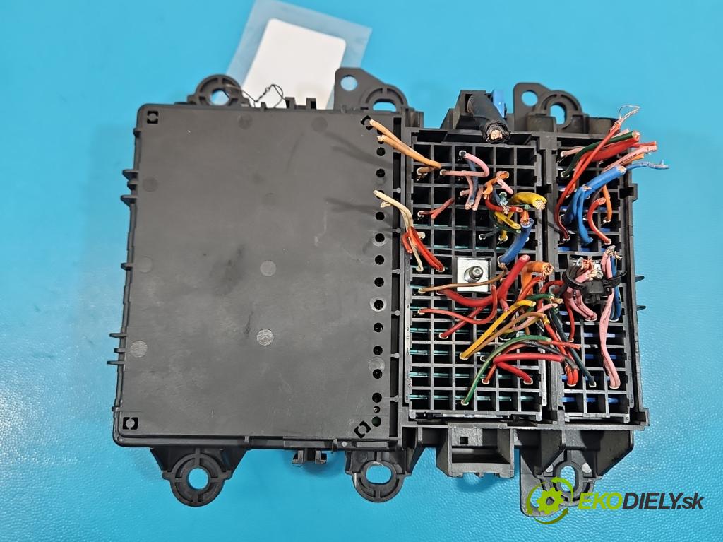 Kia Cerato 2004-2008 1.6 crdi 115 hp manual 84.6 kW 1582 cm3 5- skříňka pojistková 91950-2F061 (Pojistková skříňka)