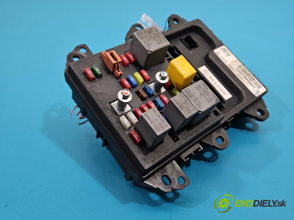 Kia Cerato 2004-2008 1.6 crdi 115 hp manual 84.6 kW 1582 cm3 5- skříňka pojistková 91950-2F061 (Pojistková skříňka)