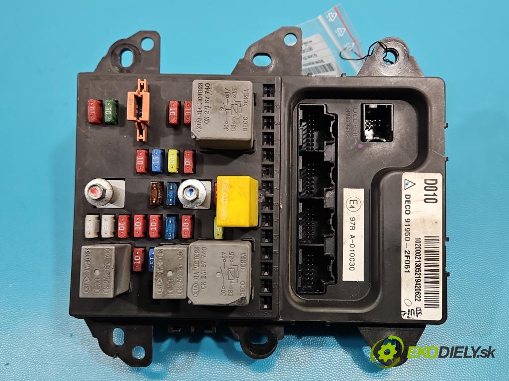 Kia Cerato 2004-2008 1.6 crdi 115 hp manual 84.6 kW 1582 cm3 5- skříňka pojistková 91950-2F061 (Pojistková skříňka)