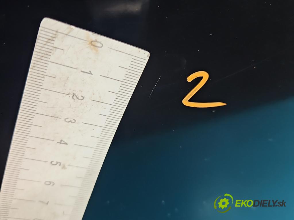 Hyundai Ix35 2.0 CRDI 136 HP manual 100 kW 1995 cm3 5- dvere predné ľavé  (Kľučka dverí ostatné)