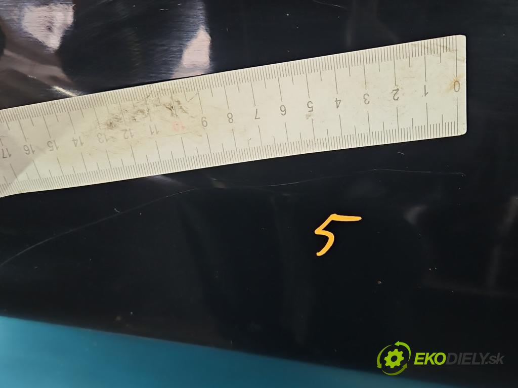 Hyundai Ix35 2.0 CRDI 136 HP manual 100 kW 1995 cm3 5- dvere predné ľavé  (Kľučka dverí ostatné)