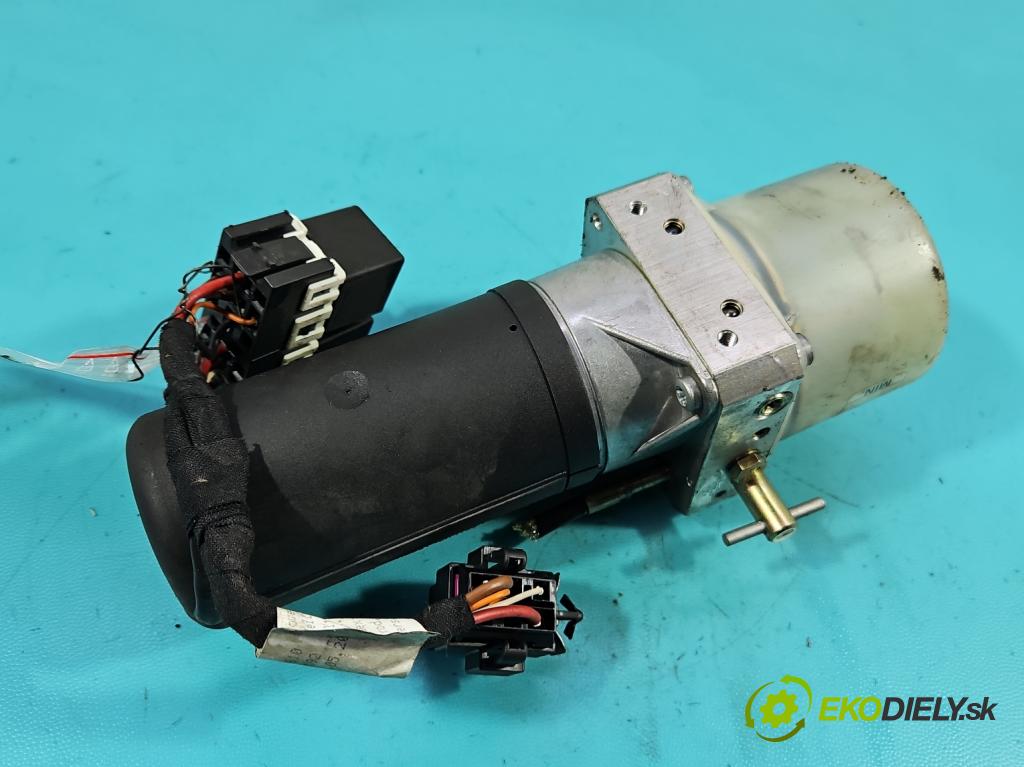 Vw New Beetle 1998-2010 1.6 SR 102 HP manual 75 kW 1595 cm3 2- pompa ostatné 1028-610